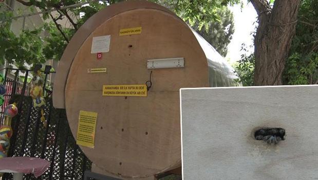 Dünyada bir ilk! 'İçi komple dolduğunda tüm İstanbul'a yeter' dedi, dükkanın önüne kurdu)