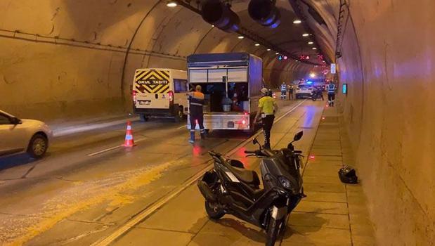 İstanbul'un göbeğinde ilginç kaza! Yağ dökülen yolda 3 kişi yaralandı)