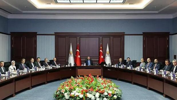 AK Parti MYK sona erdi)