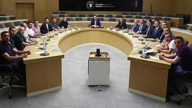 Bakan Bayraktar, Doruk Madencilik işçileriyle bir araya geldi)