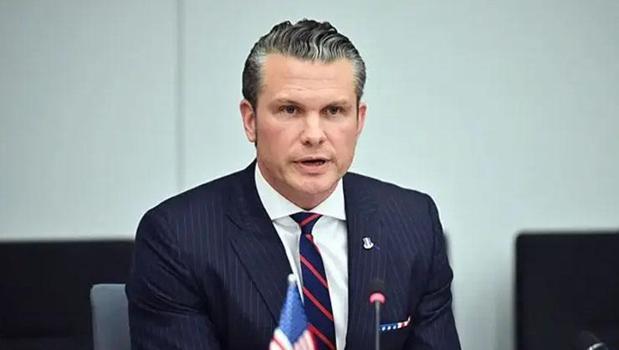 ABD Savunma Bakanı Hegseth: İran artık bombalarla karşı karşıya kalacak)