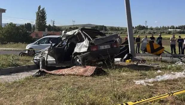 Kayseri'de feci kaza! 3 kişi öldü, 5 kişi yaralandı)