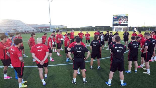 A Milli Futbol Takımı, Arizona'daki son çalışmasını yaptı)