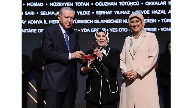 "Türk Kızılay Ödülleri” sahiplerini buldu)