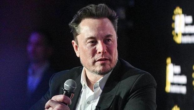 Elon Musk dünyanın ilk trilyoneri oldu! SpaceX hisseleri Nasdaq'ta işlem görmeye başladı)