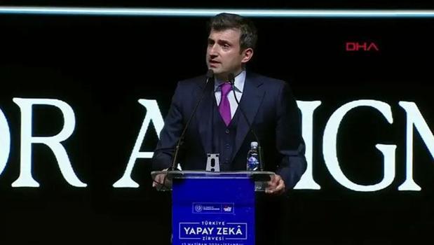 Selçuk Bayraktar: Verilerimizi küresel güçlere vermemeliyiz)