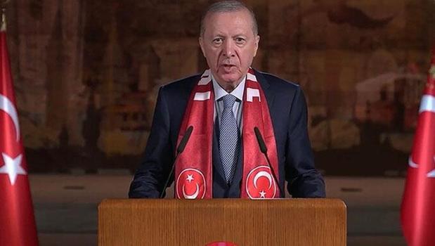 Cumhurbaşkanı Erdoğan A Milli Futbol Takımı'na video mesajla başarı diledi)