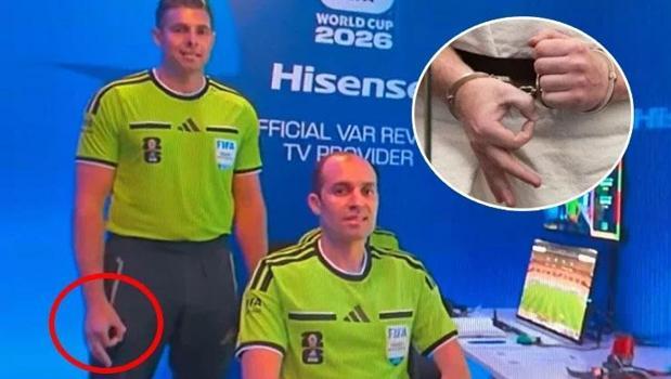 Hakemin el hareketi dünyayı şoke etti! FIFA soruşturma başlattı)