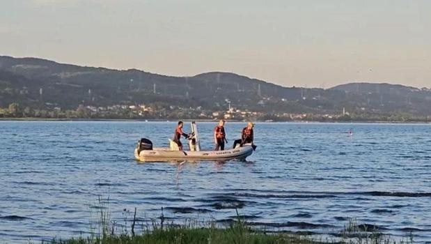 Sapanca Gölü'nde cansız erkek bedeni bulundu)