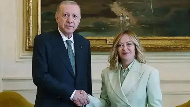 Cumhurbaşkanı Erdoğan'ın 'sigarayı bırak' çağrısına Meloni de katıldı!)