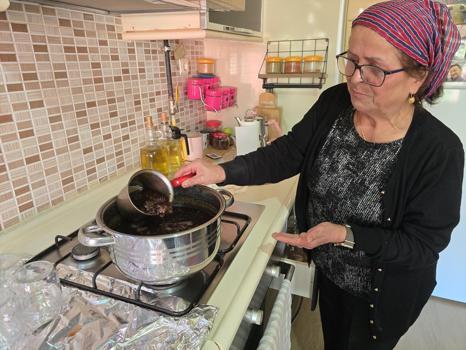 Reçel ve sirkeden sonra bir ilk! 18 saat boyunca kaynatılıyor: Sirke ve sarımsak faydasını artırıyor, 'Sayesinde rahatsızlıklarımdan kurtuldum')