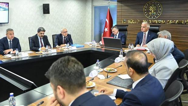 Bakan Ersoy Sivas heyetini kabul etti! Kültür, gastronomi ve yatırım başlıkları masaya yatırıldı)