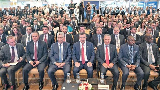 Müteahhitlerden 138 ülkede 563 milyarlık iş)