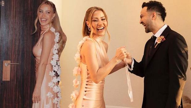10 yıllık ilişkide mutlu son! Derya Uluğ ve Asil Gök nişanlandı)