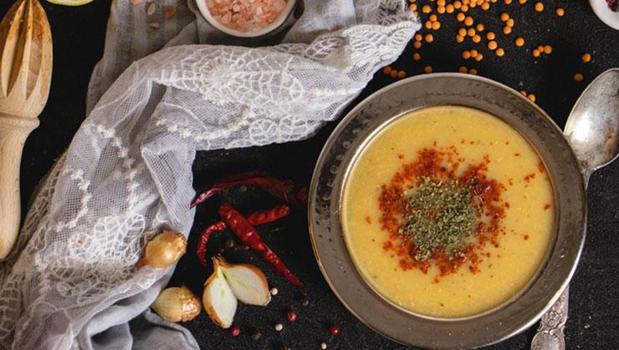 Mercimek çorbasının kıvamı böyle yapınca tam tutuyor! Öğrenen hemen uygulamaya koyuluyor)