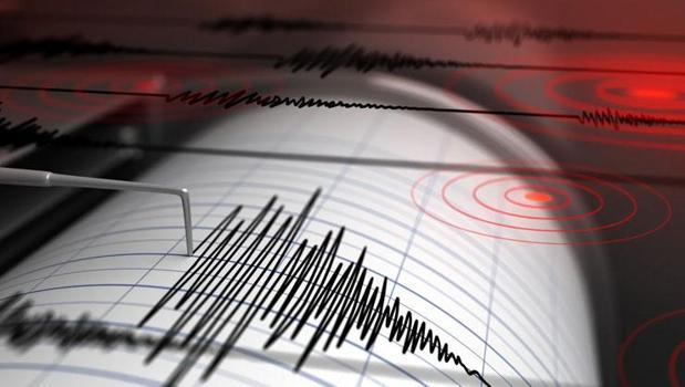 Endonezya'da 6.2 büyüklüğünde deprem!)