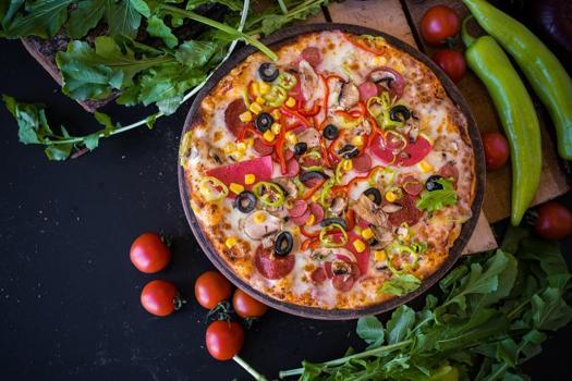İtalyan şeflerin özel tarifi! Bu pizzayı yapanlar bir daha dışarıdan söylemeyecek)