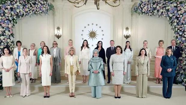 Emine Erdoğan lider eşlerini ağırladı)