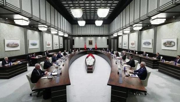 Kabine üyelerinden NATO Zirvesi paylaşımları)