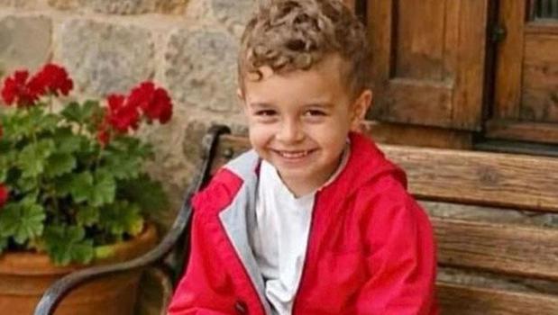 Tatilde facia! Havuza düşen 4 yaşındaki Seyit Hamza yaşamını yitirdi)