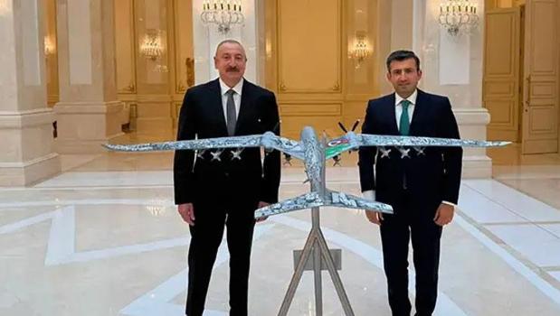 Aliyev, Baykar Yönetim Kurulu Başkanı Bayraktar'ı kabul etti)