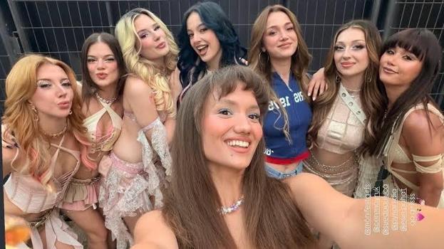Daha 17'nin yıldızları Manifest konserinde)