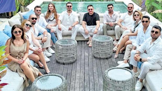 Bali’de özel kamp)