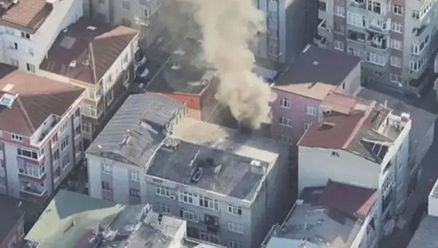 Annesinden para alamayınca evi ateşe verdi)