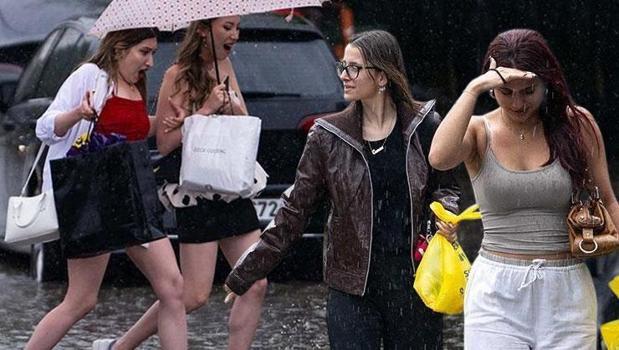 Meteoroloji son raporu yayınladı! Çifte alarm: Kuvvetli yağış ve fırtına uyarısı)