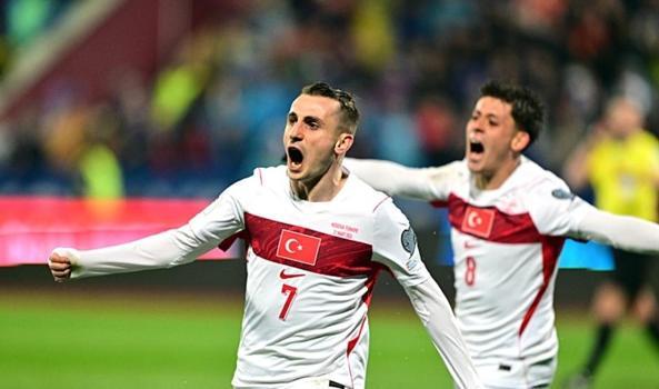 Fenerbahçe’nin yıldızı Kerem Aktürkoğlu baba oldu!)