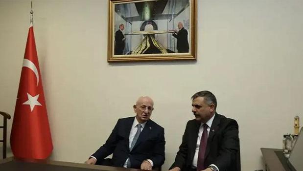 İçişleri Bakanı Çiftçi, eski TBMM Başkanı Kahraman ile bir araya geldi)