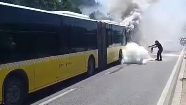 İETT otobüsünde korku dolu anlar! Dumanı fark eden şoför faciayı önledi)
