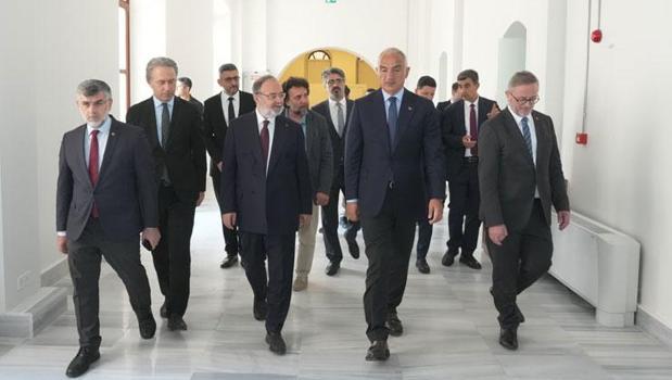 Bakan Ersoy: Medeniyet birikimimizi ilimle buluşturan çalışmaları memnuniyetle takip ediyoruz)
