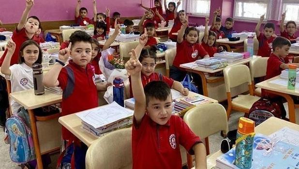 MEB 2026 ÜCRETLİ ÖĞRETMENLİK BAŞVURULARI BAŞLIYOR MU? Ücretli öğretmenlik başvurusu nasıl yapılır, şartları neler? E-Devlet ekranı)