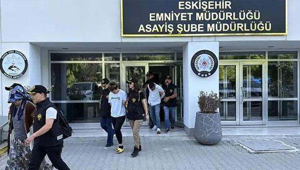 Eskişehir'de 1'i polis 11 kişinin yaralandığı kavga! 18 zanlıdan 5'i tutuklandı)