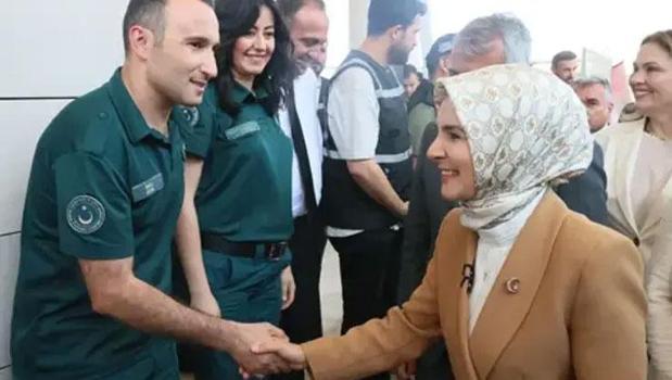 Bakan Göktaş Kapıkule'de gurbetçileri karşıladı)