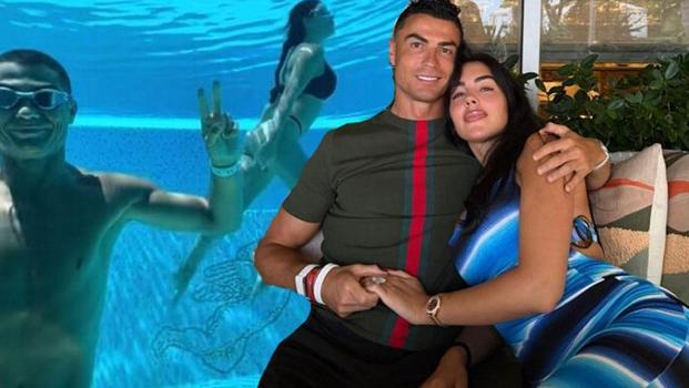 Cristiano Ronaldo ve Georgina Rodriguez'den havuz pozları)