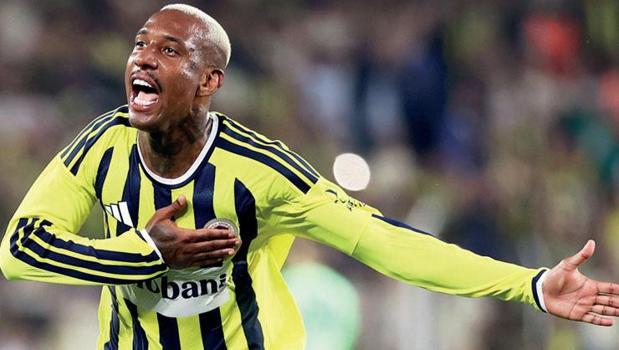 İki direğe bir kaleye Fener ısınma turunda)