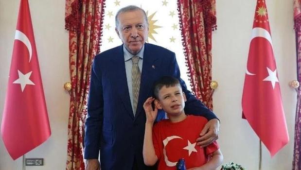 Cumhurbaşkanı Erdoğan, 'Cake Not Hate' kampanyasıyla tanınan Harris'i kabul etti)