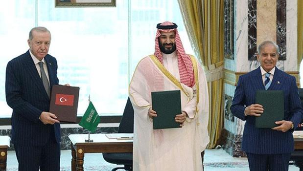 Cumhurbaşkanı Erdoğan Suudi Arabistan'da: Savunma ittifakı Mekke Anlaşması'nda imzalar atıldı!)