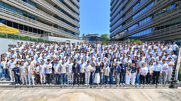252 genç yetenek kariyerlerine ilk adımı attı)