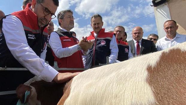 Hayvancılıkta dijital kimlik dönemi! Bakan Yumaklı GEKİS’i Kars’ta tanıttı)