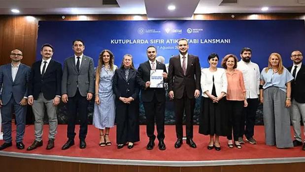 Sanayi ve Teknoloji Bakanı Kacır, 'Kutuplarda Sıfır Atık' kitabının tanıtımında konuştu)