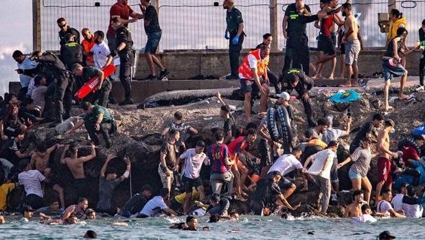 Avrupa'da göçmen krizi büyüyor! İspanya, İtalya'ya karşı sınır kontrolleri başlatıyor)