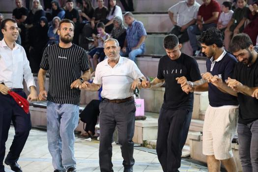 10 yaşında aldığı öğüt hayatını değiştirdi! 64 yaşında hâlâ yerinde duramıyor)