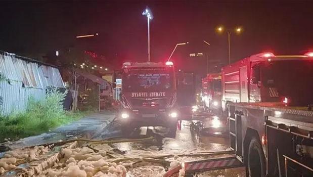 Başakşehir İkitelli Organize Sanayi Bölgesi'nde iş yerinde yangın)