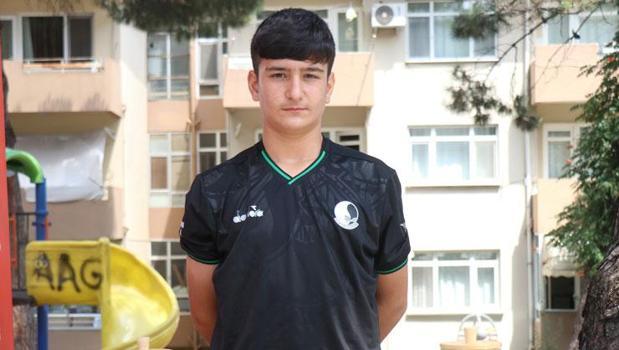 Günde 6 saat çalışan 14 yaşındaki çocuk asgari ücretin 3 katını kazanıyor)