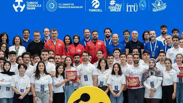 “5G ve Yapay Zekâ ile Akıllı Yol Güvenliği Yarışması”nda final heyecanı)