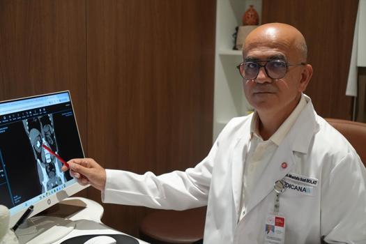 Böbreğinden 25 santimetreküplük taş çıkarıldı! Hiç ağrı hissetmeden yıllarca taşımış)