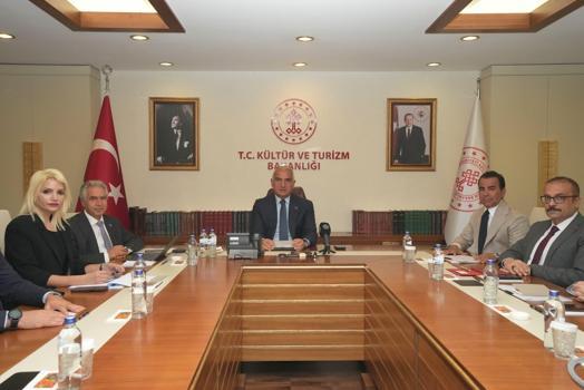 Dünya mirasının kalbi 2027'de İstanbul'da atacak! Bakan Ersoy start verdi, UNESCO Dünya Komitesi için hazırlıklar başladı!)